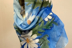 №24 Шарф "Балые ромашки на синем" (140Х500 см, шифон).